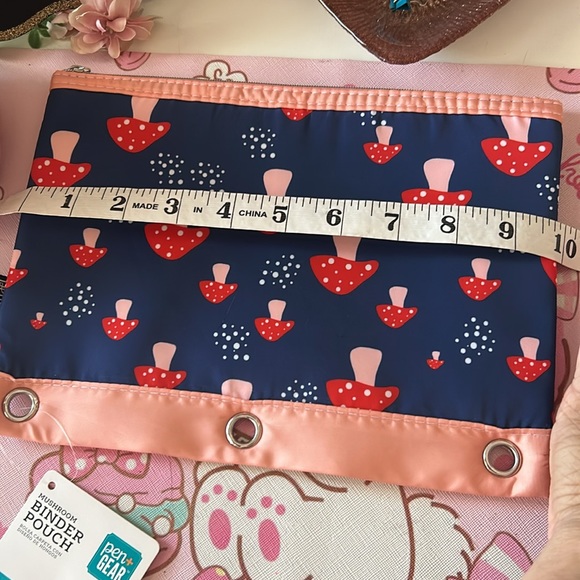 🍄Binder Pouch Cute Mushrooms 🍄 Use for Makeup Storage too Travel 🍄 - Picture 3 of 5